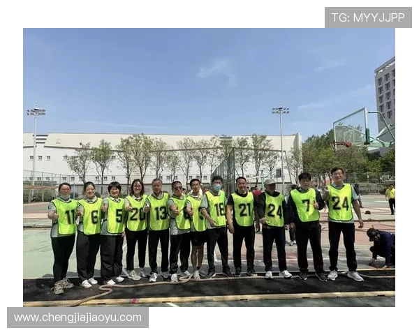 全国锦标赛回顾：成都篮球队展现出色耐力与团队精神的精彩表现